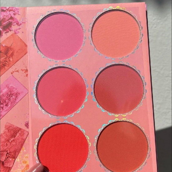 IGOODCO 4 Pages Book Shape Matte Eyeshadow Palette IGOODCO 4 Pages Book Shape Matte Eyeshadow Palette