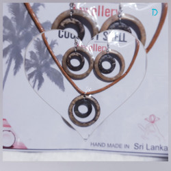 Jewelry - Necklace set made coconut shell in Very excellent export quality condition.