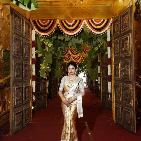 Kanchipuram Gold Saree with Blouce Kanchipuram Gold Saree with Blouce
